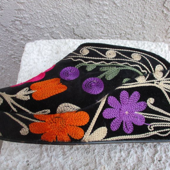 JULIE MILES ~ EMBROIDERED SLIDES / SHOES / WEDGE ~ 8 / 8.5 ~ AMAZING DETAIL!!!!! - Picture 10 of 14